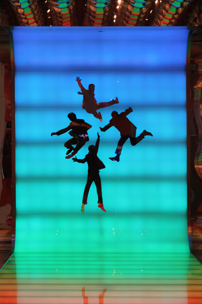 Cirque Du Soleil: The Beatles LOVE
